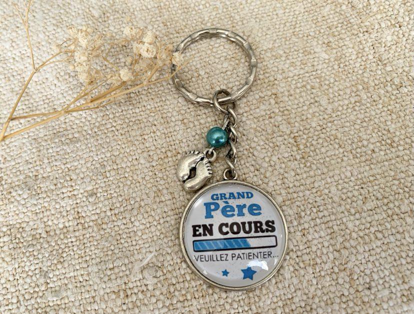 Porte clé grand-père en cours ....
