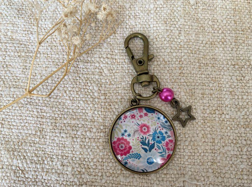 Porte clé, bijou de sac, fleurs, champêtre, cabochon verre