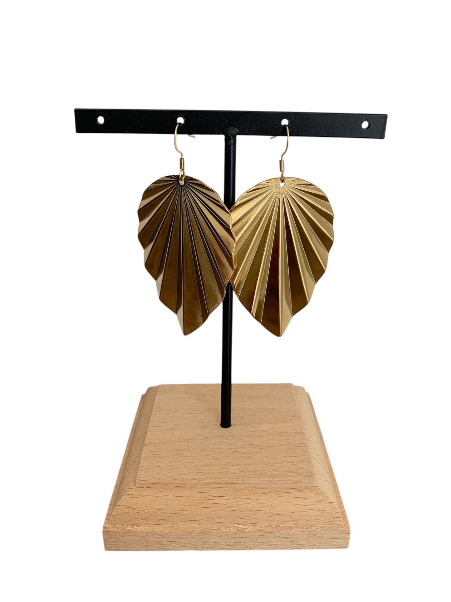 Boucles d’oreilles dorées – Feuilles élégantes