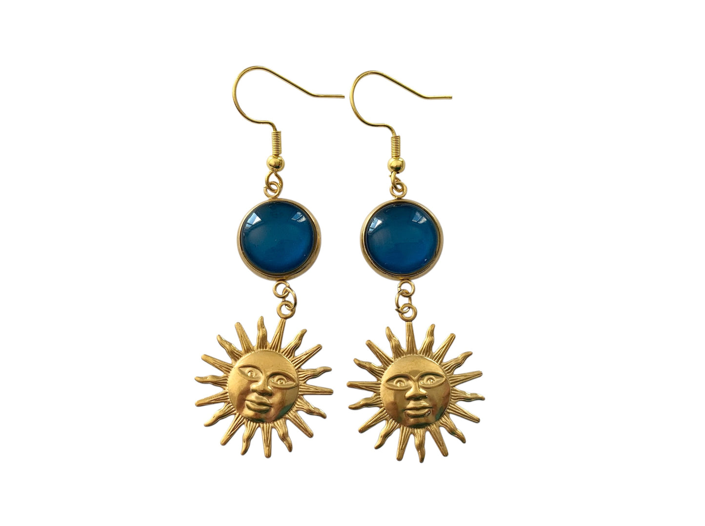 Boucles d'oreilles soleil Azur - cabochon bleu et soleil doré, style bohème - acier inoxydable
