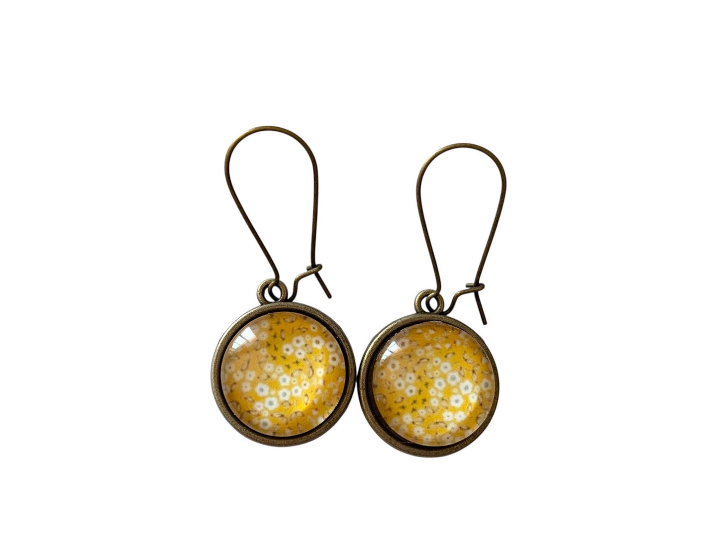 Boucles d'oreilles cabochon pendantes , petites fleurs, cabochons verre