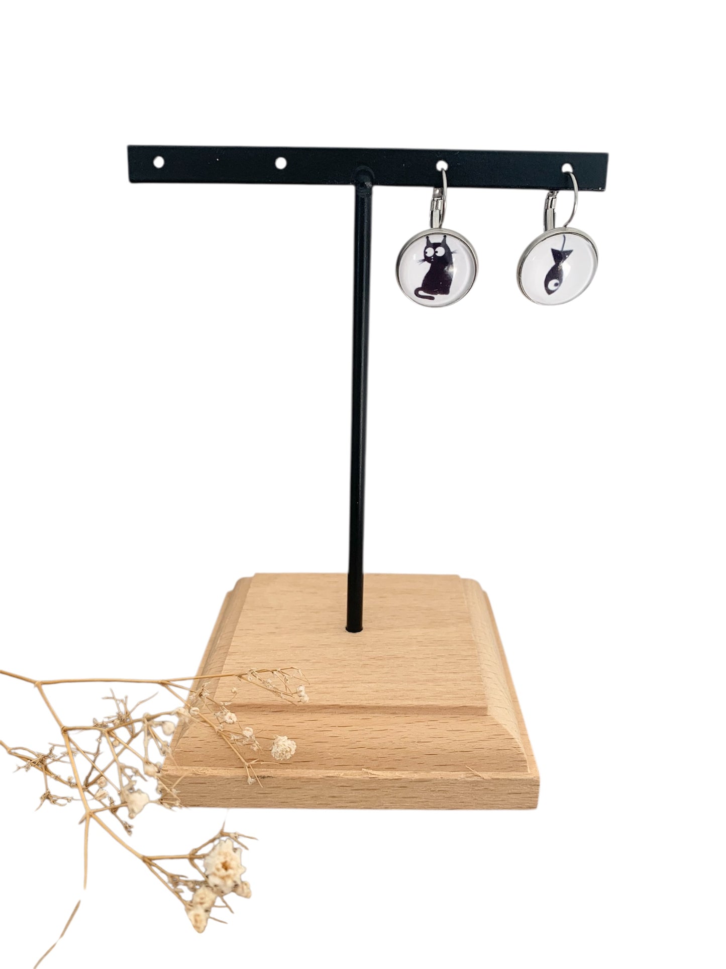Boucles d'oreilles cabochons, dormeuses, argentées, rondes, asymétriques, chat et poisson, cabochon verre