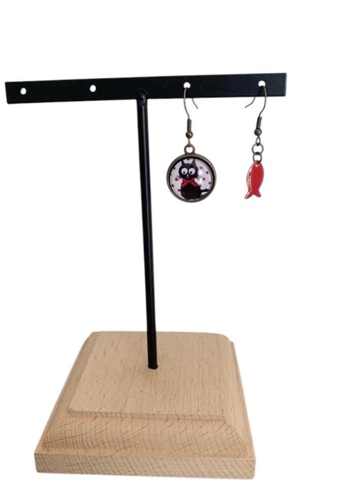 Boucles d’oreilles cabochon en verre, bronze, asymétrique, chat poisson émaillé rouge