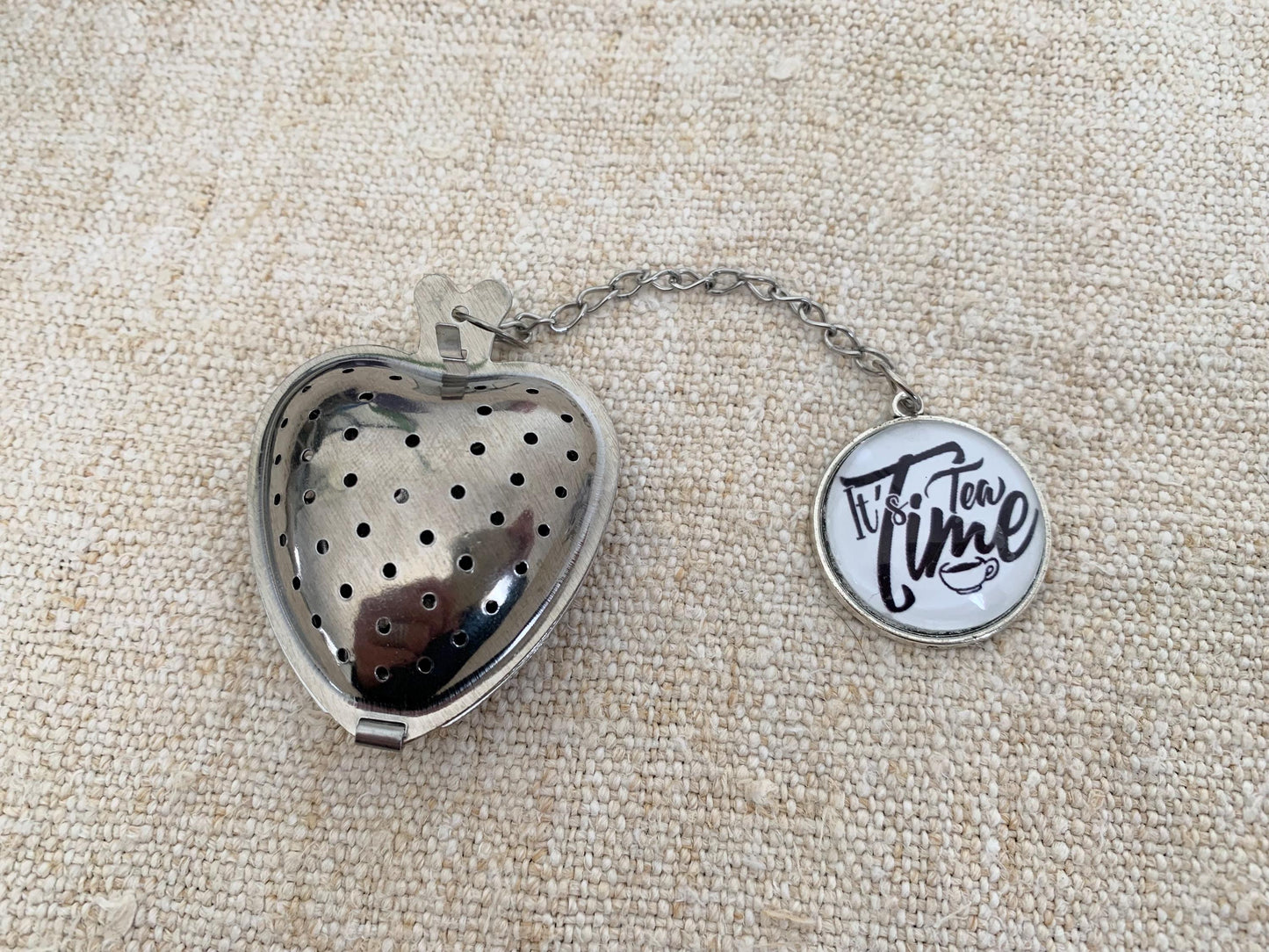 Infuseur à thé, boule à thé, forme coeur, avec pendentif cabochon en verre