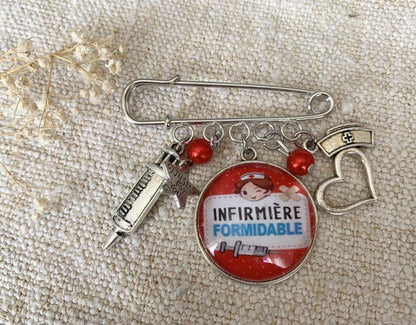 Broche cabochon pour infirmière formidable