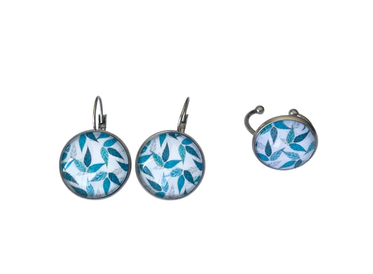 Boucles d’oreilles cabochon dormeuses et bague ronde argentées, feuillage bleu,cabochon verre, acier inoxydable