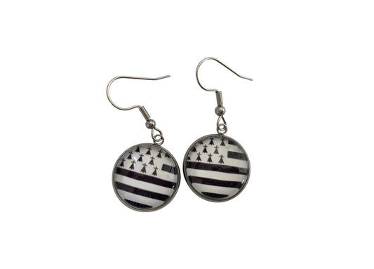 Boucles d'oreilles pendantes, argentées, drapeau breton, cabochons verre