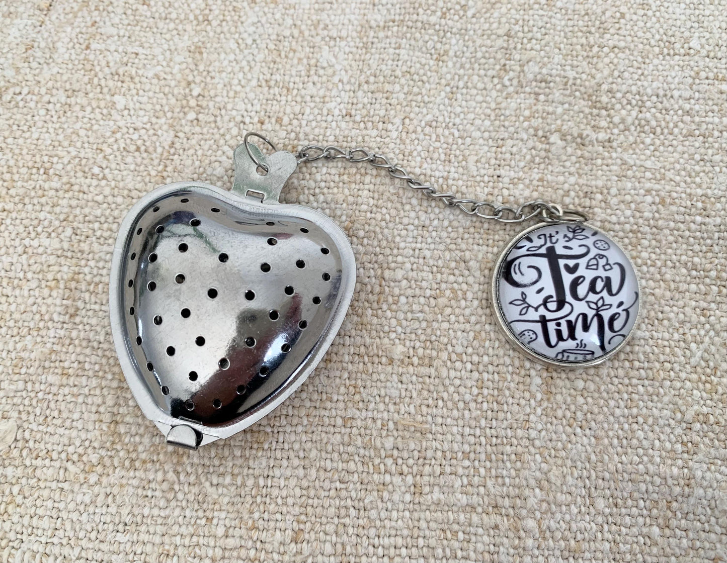 Infuseur à thé, boule à thé, forme coeur, avec pendentif cabochon en verre