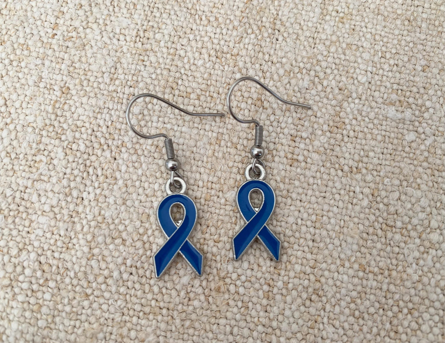 Boucles d'oreilles pendantes, movember , ruban bleu, lutte contre le cancer prostate, cancer colorectal