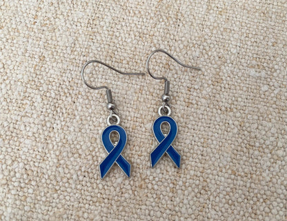 Boucles d'oreilles pendantes, movember , ruban bleu, lutte contre le cancer prostate, cancer colorectal