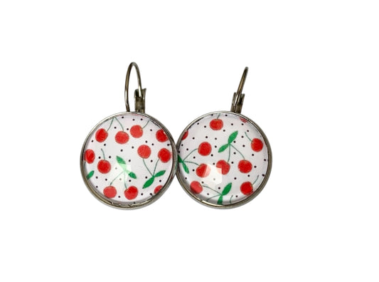 Boucles d'oreilles cabochon, dormeuses, argentées, rondes, cerises, boucles cerises, cabochon verre