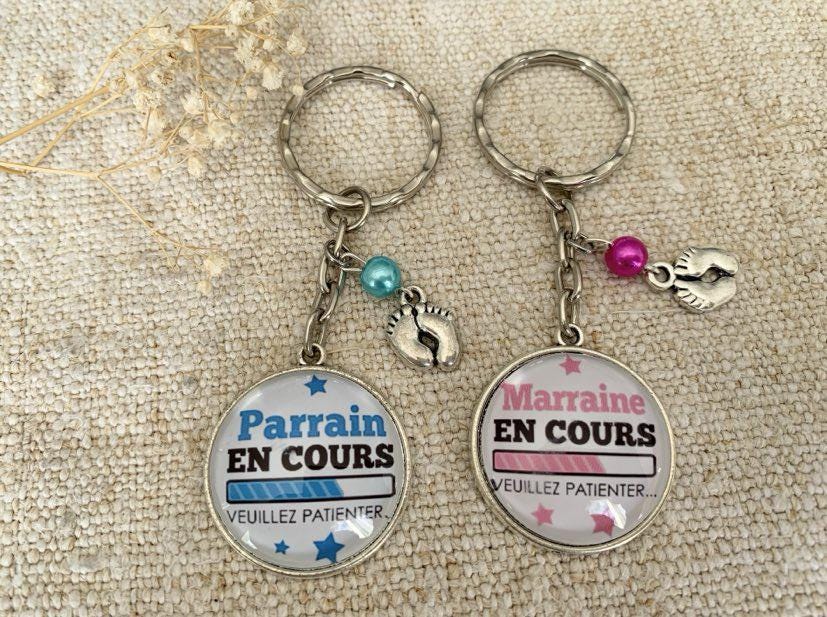 Demande parrain marraine, DUO de porte clés pour parrain et marraine, annonce naissance,  en cours ....