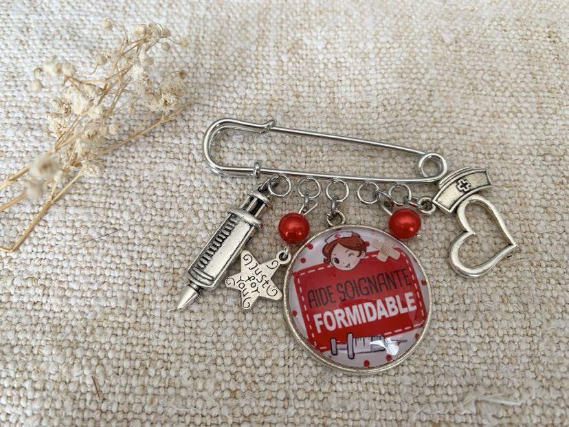 Broche cabochon pour aide soignante formidable