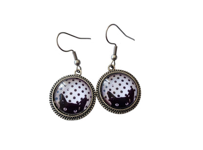 Boucles d’oreilles cabochon pendantes, argentées, chats rigolos, noir et blanc, vintage, cabochon verre