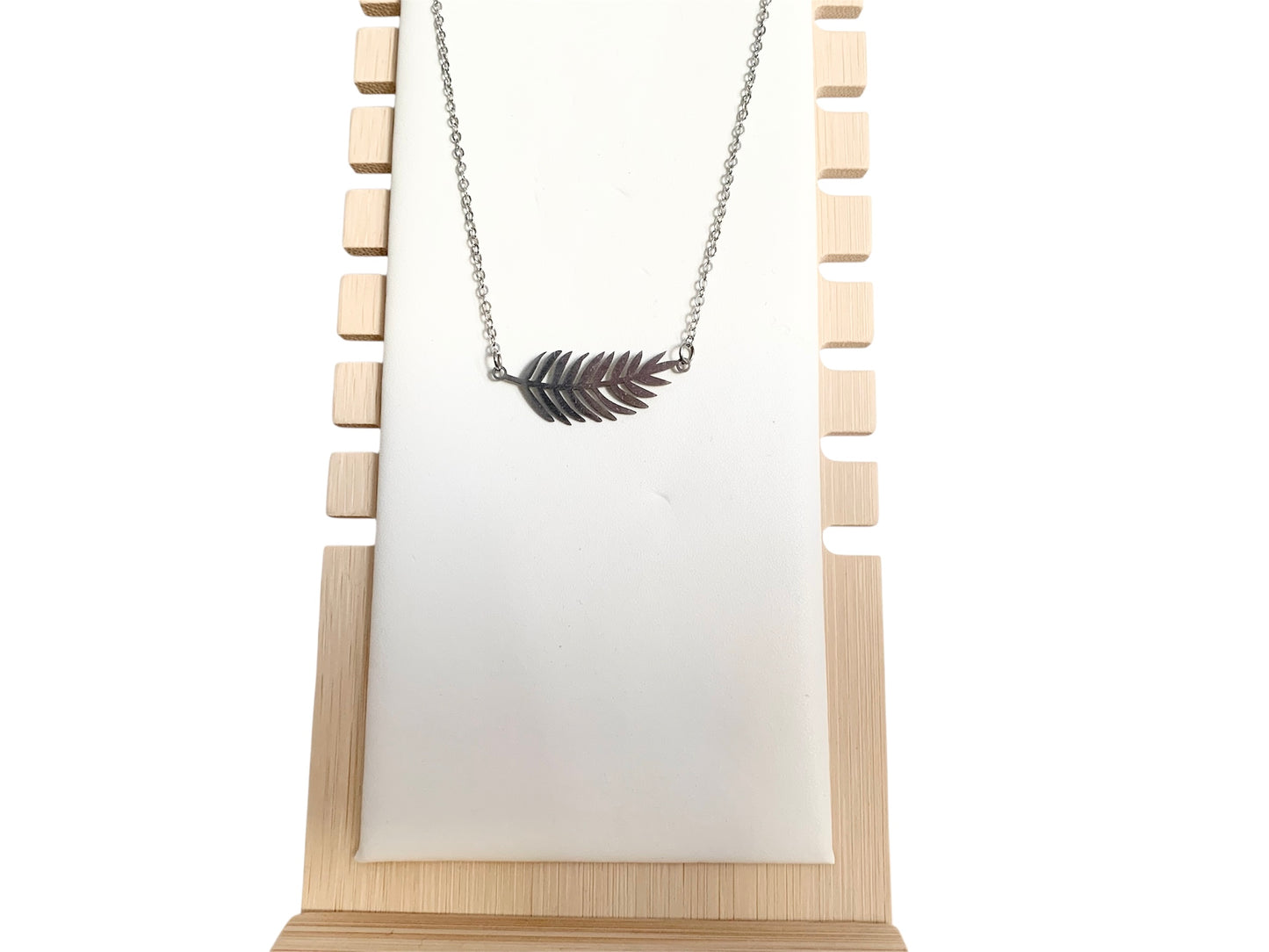 Collier feuille, argenté, acier inoxydable