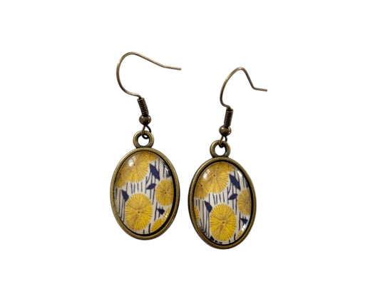Boucles d’oreilles ovales, fleurs esprit wax, cabochon en verre