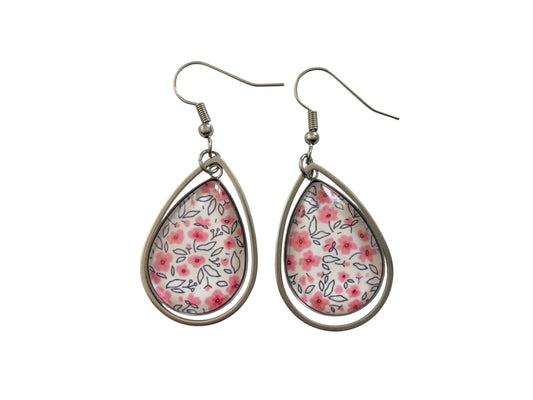 Boucles d'oreilles pendantes gouttes, argentées, petites fleurs roses, cabochon verre