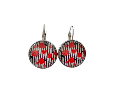 Boucles d'oreilles cabochons en verre , dormeuses, fleurs rouges sur rayures noires