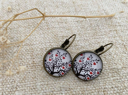 Boucles d'oreilles bronze, dormeuses, arbre de vie et coeurs,  cabochons verre