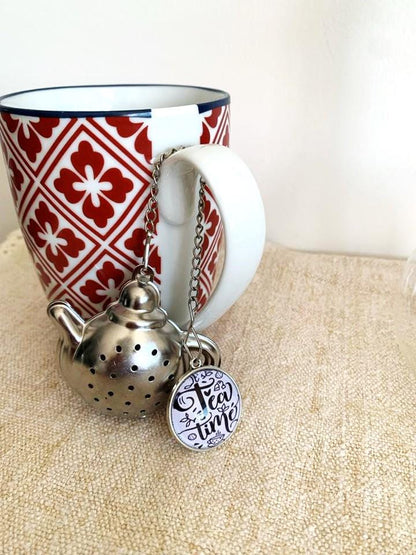 Infuseur à thé, boule à thé, forme théière, avec pendentif cabochon en verre