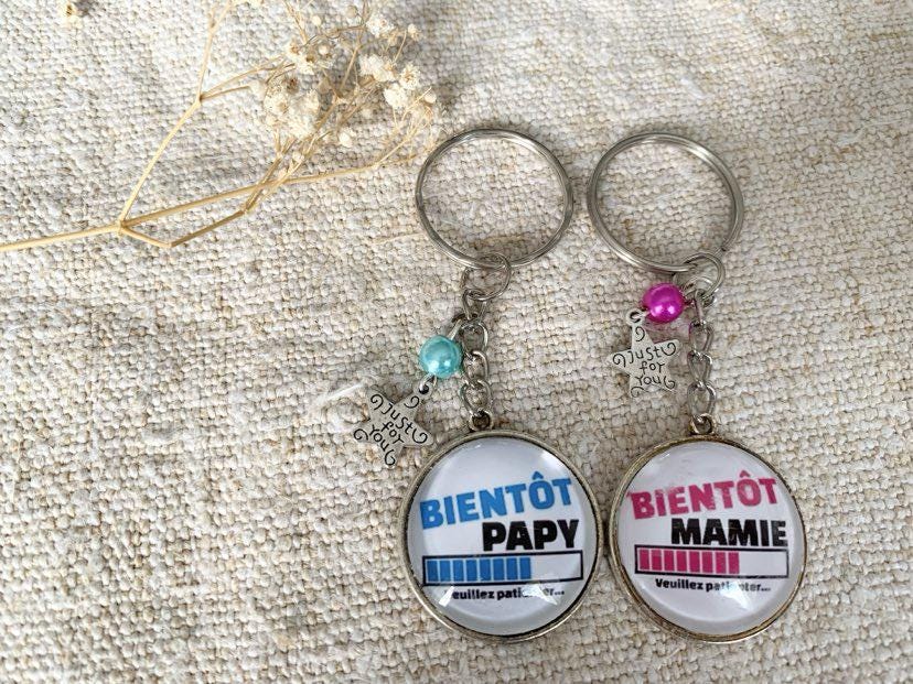 Annonce naissance, duo de porte clé pour future mamie et futur papy